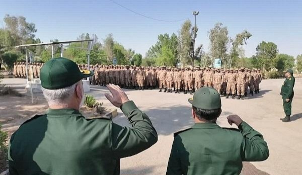 سپاه آمادگی دفاع از کشور را اعلام کرد/ سربازان نیروی زمینی سپاه پیمان دفاع از میهن را بستند!